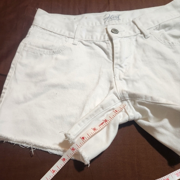 EUC Old Navy jean shorts - Picture 5 of 7